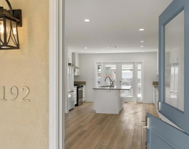 291 Ebony Avenue - Photo Thumbnail 4
