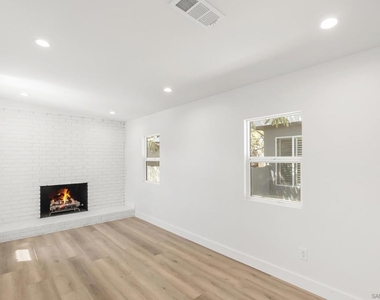291 Ebony Avenue - Photo Thumbnail 21