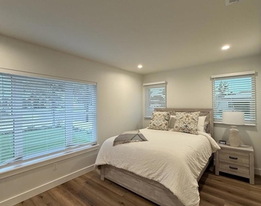 291 Ebony Avenue - Photo Thumbnail 21