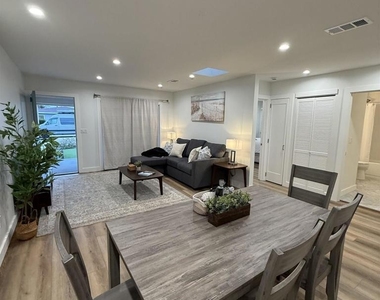 291 Ebony Avenue - Photo Thumbnail 10