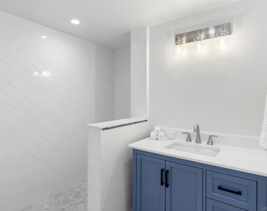 291 Ebony Avenue - Photo Thumbnail 20