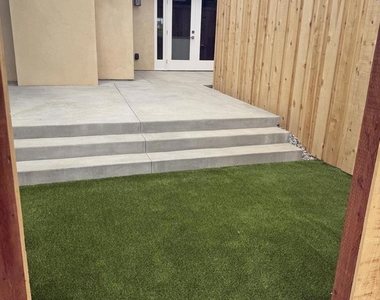 291 Ebony Avenue - Photo Thumbnail 33