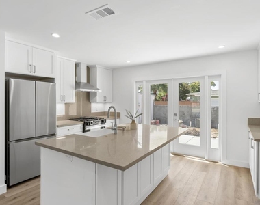 291 Ebony Avenue - Photo Thumbnail 8