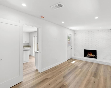 291 Ebony Avenue - Photo Thumbnail 22