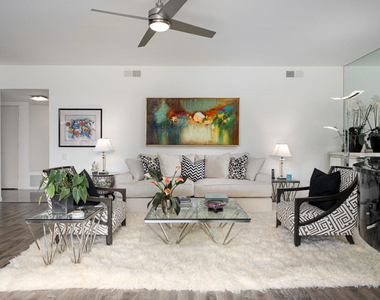477 Desert Lakes Drive - Photo Thumbnail 4