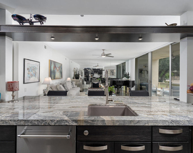 477 Desert Lakes Drive - Photo Thumbnail 10