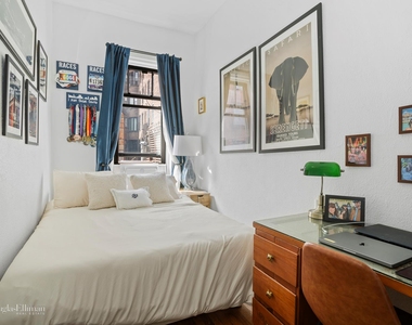 104 W 73rd St - Photo Thumbnail 3