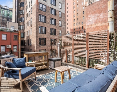 104 W 73rd St - Photo Thumbnail 4