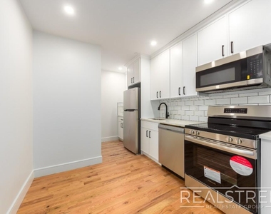 1439 Lincoln Place - Photo Thumbnail 5
