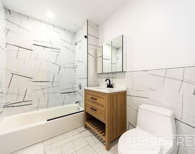 1439 Lincoln Place - Photo Thumbnail 8