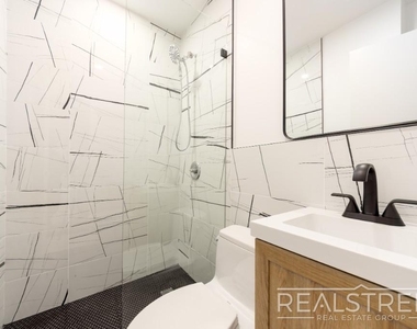1439 Lincoln Place - Photo Thumbnail 9