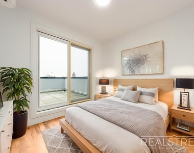 1439 Lincoln Place - Photo Thumbnail 6