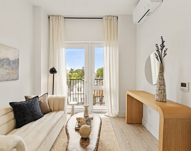 706 East 32nd Street - Photo Thumbnail 9