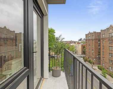 706 East 32nd Street - Photo Thumbnail 2