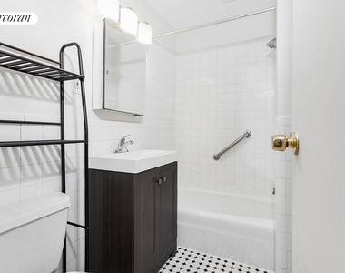 305 E 56th Street - Photo Thumbnail 5