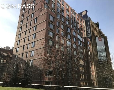 520 W 23rd Street - Photo Thumbnail 12