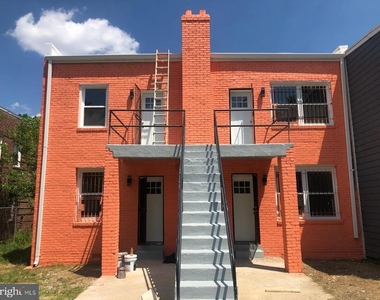 407 Mellon Street Se - Photo Thumbnail 4