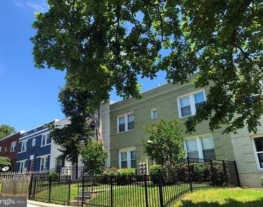 849 19th Street Ne - Photo Thumbnail 1
