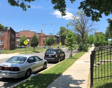 849 19th Street Ne - Photo Thumbnail 3