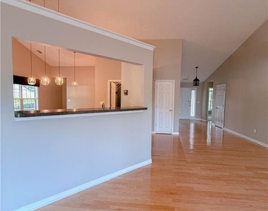 2955 Victoria Park Drive - Photo Thumbnail 3