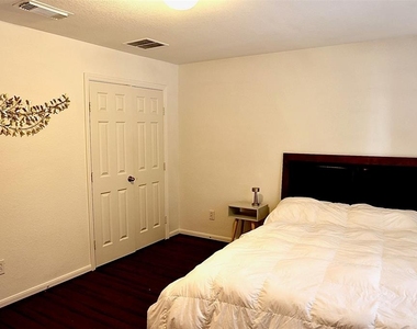 6426 Star Shadow Lane - Photo Thumbnail 11