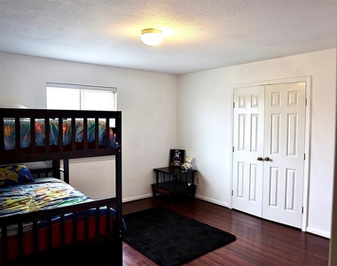 6426 Star Shadow Lane - Photo Thumbnail 17