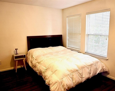6426 Star Shadow Lane - Photo Thumbnail 13
