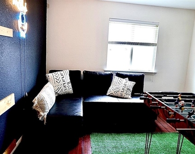 6426 Star Shadow Lane - Photo Thumbnail 16
