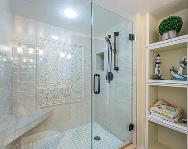 6081 Bahia Del Mar Circle - Photo Thumbnail 15