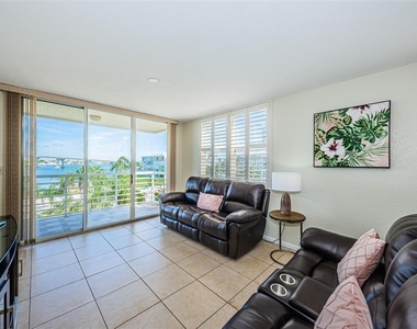 6081 Bahia Del Mar Circle - Photo Thumbnail 8