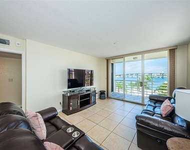 6081 Bahia Del Mar Circle - Photo Thumbnail 10