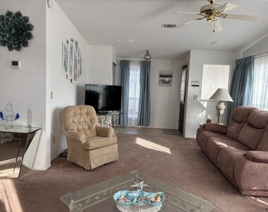 617 Webb Way - Photo Thumbnail 10