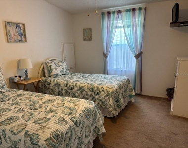 617 Webb Way - Photo Thumbnail 7