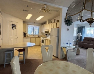 617 Webb Way - Photo Thumbnail 5