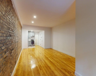 340 East 53rd Street - Photo Thumbnail 4
