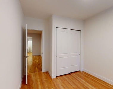 340 East 53rd Street - Photo Thumbnail 5