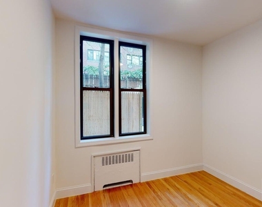 340 East 53rd Street - Photo Thumbnail 6