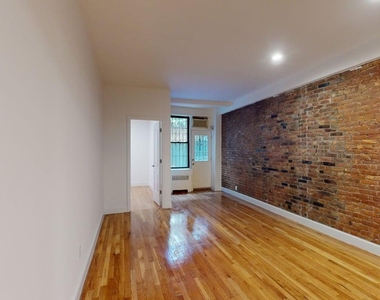 340 East 53rd Street - Photo Thumbnail 3