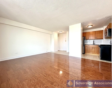 3333 Broadway - Photo Thumbnail 2