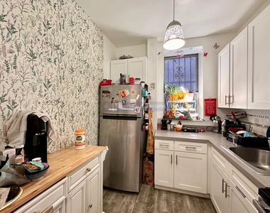 201 West 105th Street - Photo Thumbnail 4