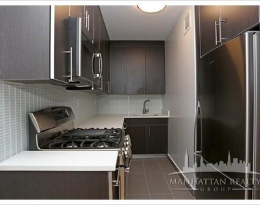 West 53rd Street - Photo Thumbnail 1