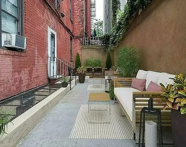 185 Avenue C - Photo Thumbnail 5