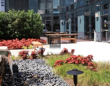 Rockwell Place - Photo Thumbnail 4