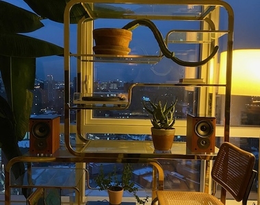 66 Rockwell Place - Photo Thumbnail 3