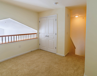 6210 Belcrest Road - Photo Thumbnail 43