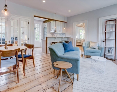 475 Youngs Avenue - Photo Thumbnail 2