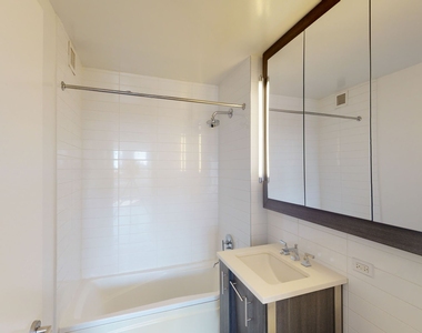801 Amsterdam Ave - Photo Thumbnail 4
