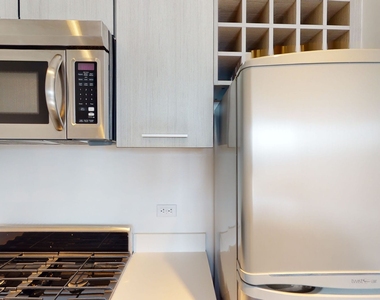 801 Amsterdam Ave - Photo Thumbnail 2