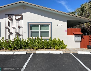 909 Ne 23rd Dr - Photo Thumbnail 1