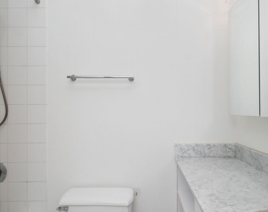 159 E 30th Street - Photo Thumbnail 3